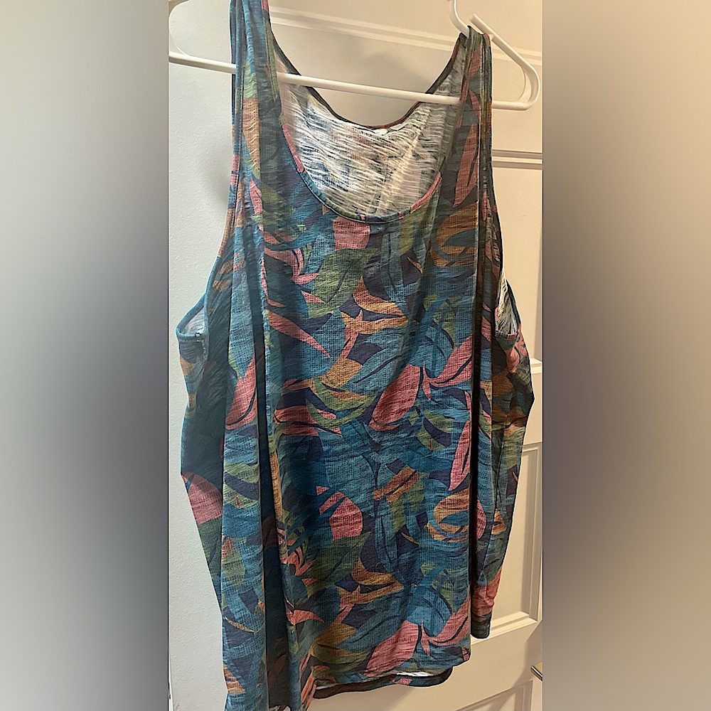 NWOT Reitmans tropical Tank top for women 2X.